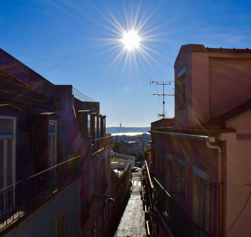 Elegant Riverview Apartment In Historical Lisboa Exterior foto